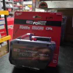 Milwaukee
M18 18V Lithium-Ion REDLITHIUM FORGE HD 12.0 Ah Battery Pack