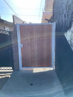 Gate