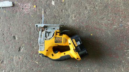 Used DeWalt DC330B 18V Cordless Jig Saw + 18V Battery — Working!
