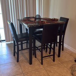 Dining Set W/ 4 Chairs