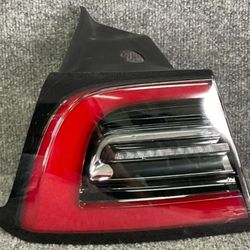 2017 TO 2023 TESLA MODEL 3 / Y LEFT DRIVER TAIL LAMP LIGHT