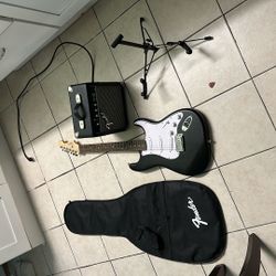 Squire Stratocaster Guitar Set