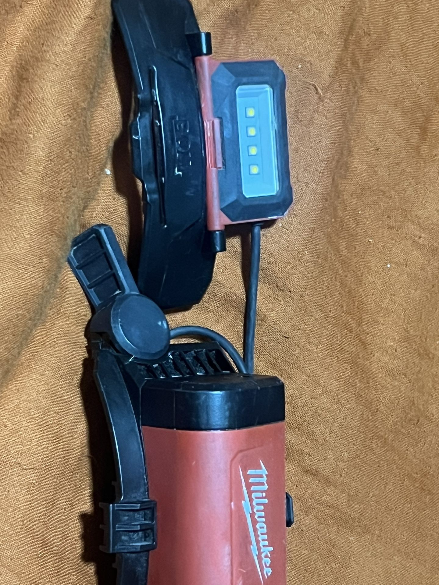 Used Milwaukee Headlamp 600 Lumens