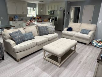 Couch set