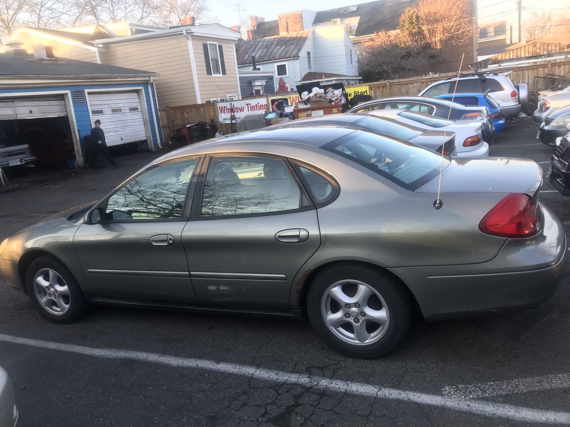 2004 Ford Taurus