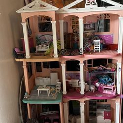 Barbie Dream House 