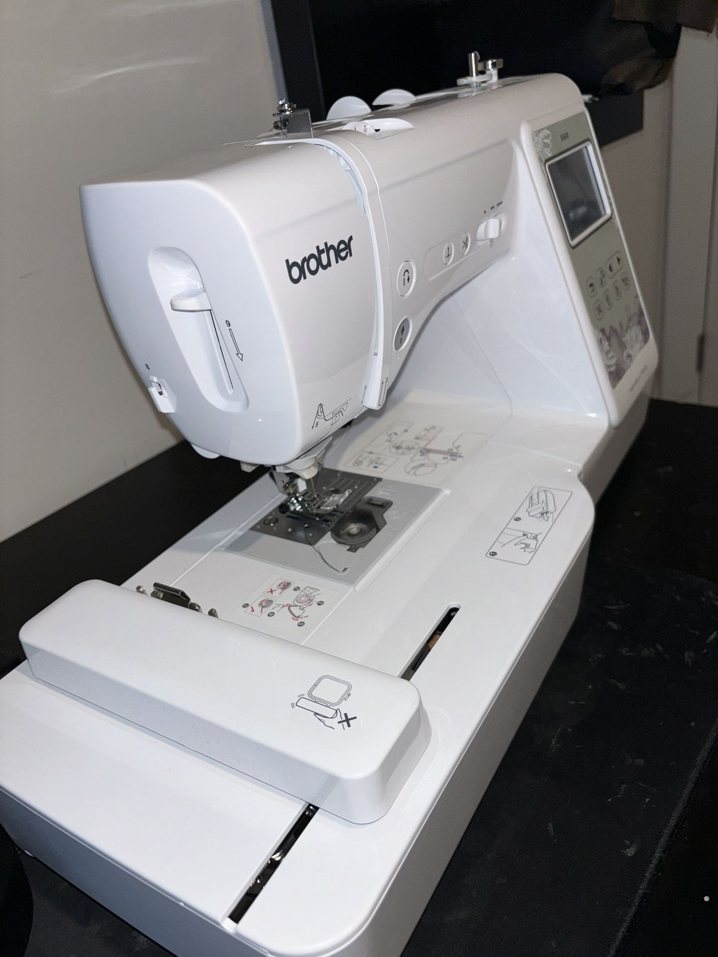 Brother SE600 Sewing and Embroidery Machine