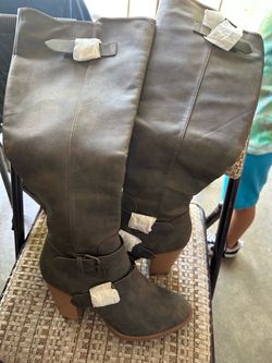 Ladies boots size 10