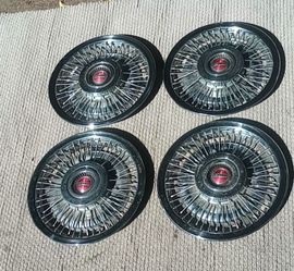1965-67'-1972 PONTIAC HUB CAPS