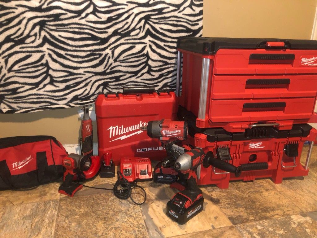 Milwaukee Packout And Tools