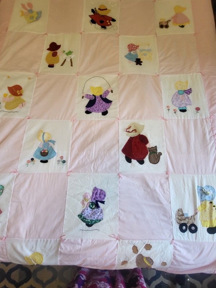 Home Made Qvelt, Queen Size, New