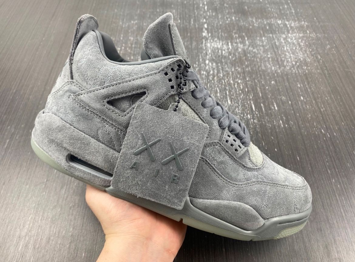 JORDAN 4 RETRO KAWS
