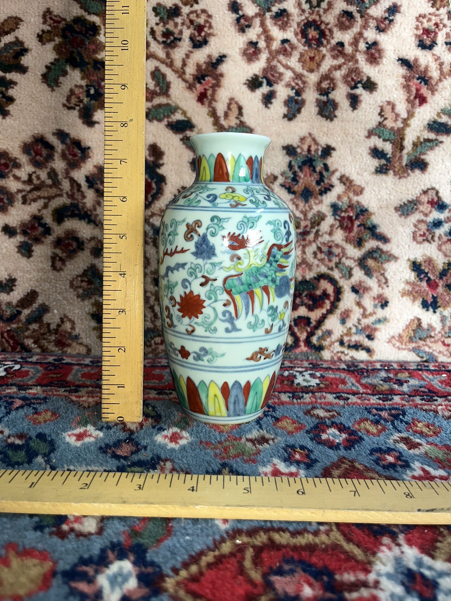 Vintage Chinese Wucai Porcelain Vase