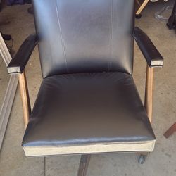 Vintage 1985 Executive Office Chair – Solid Wood Swivel Desk Chair