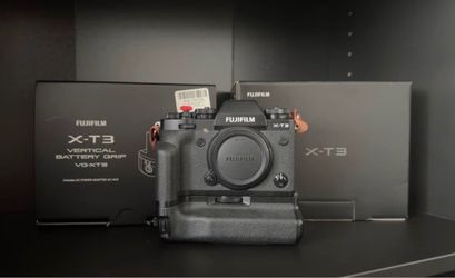 Fujifilm X-T3 with Vertical Battery Grip