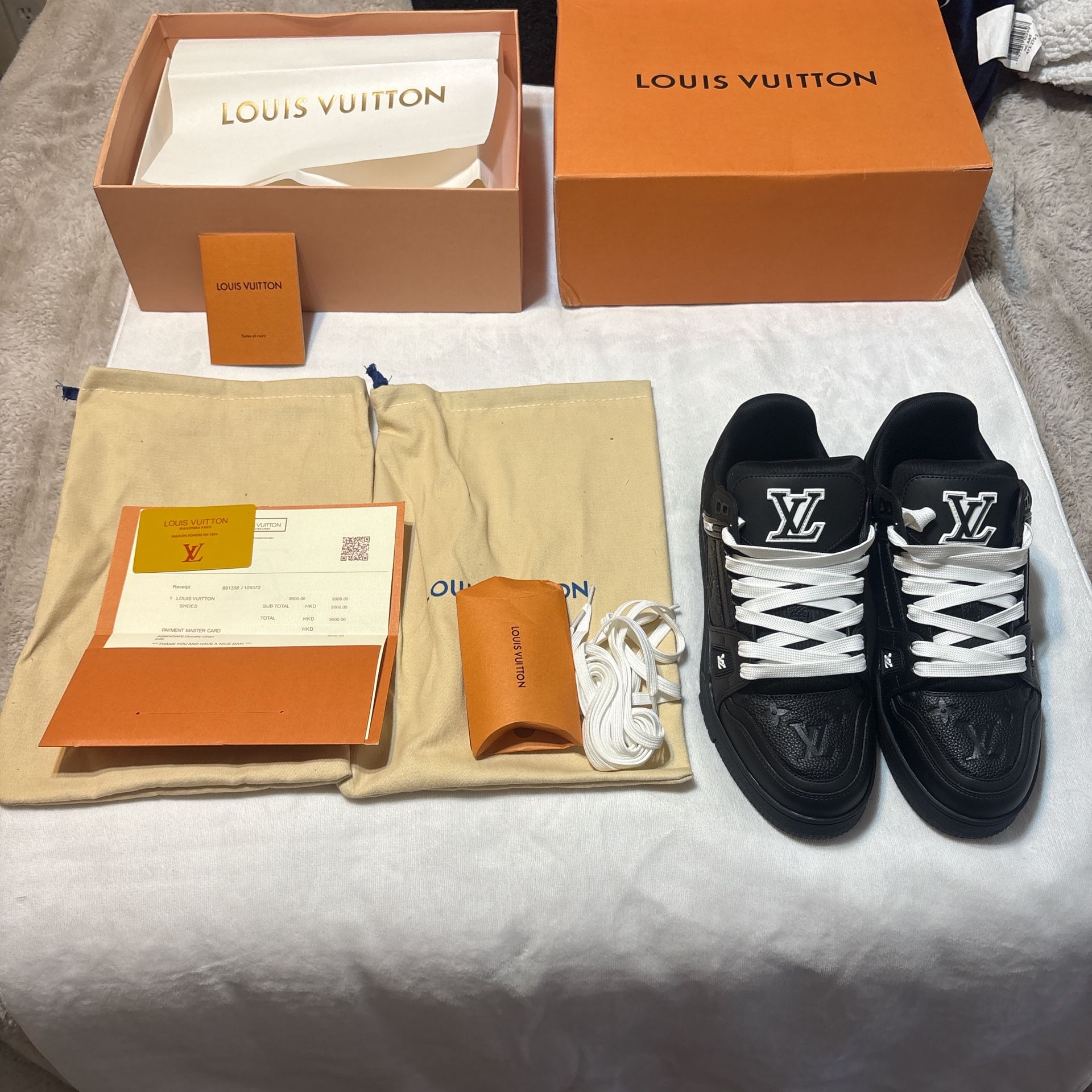 Lv Trainers Size 8