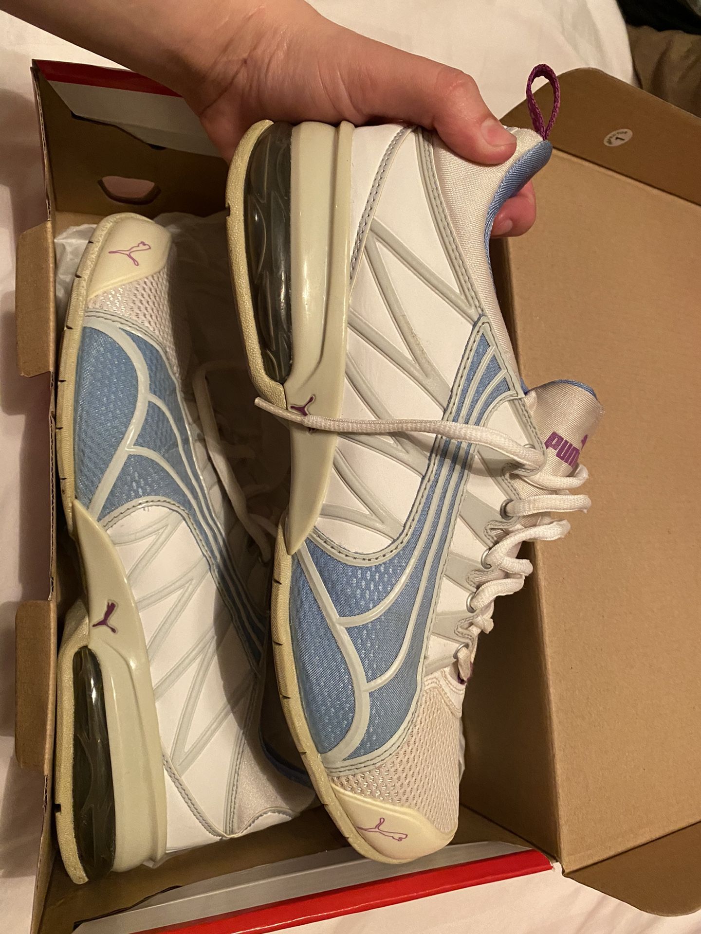 Woman’s Puma Shoes Size 9 1/2