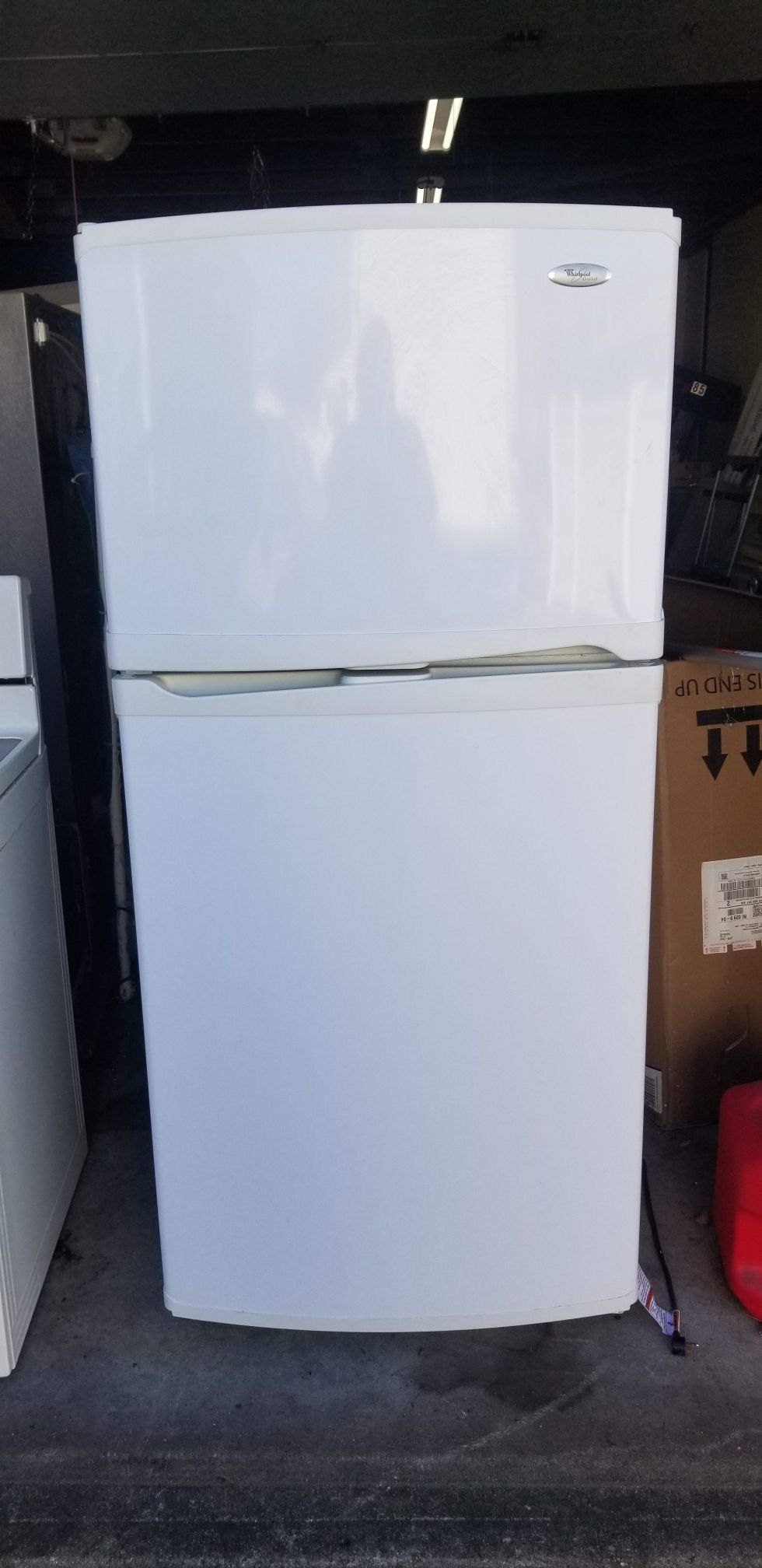 Whirlpool white top mount refrigerator