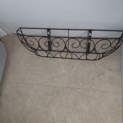 28" Wall Mount Planter 