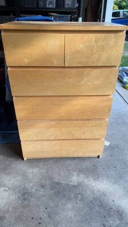 Chest 19L x 32W x 49H