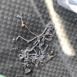 41 g of mixed Italian and sterling silver 925 from old jewelry that broke solid no hollo