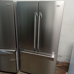 25 Cubic Foot Bottom Freezer Pull Out With Water And Ice Inside Gorgeous Free Delivery Vancouver Area
