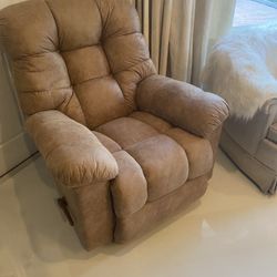 Oversized Recliner 