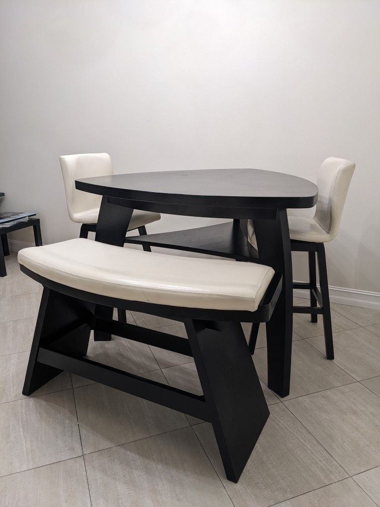 Counter Height Dining Table Set 250 (Dania Beach) for Sale in Fort