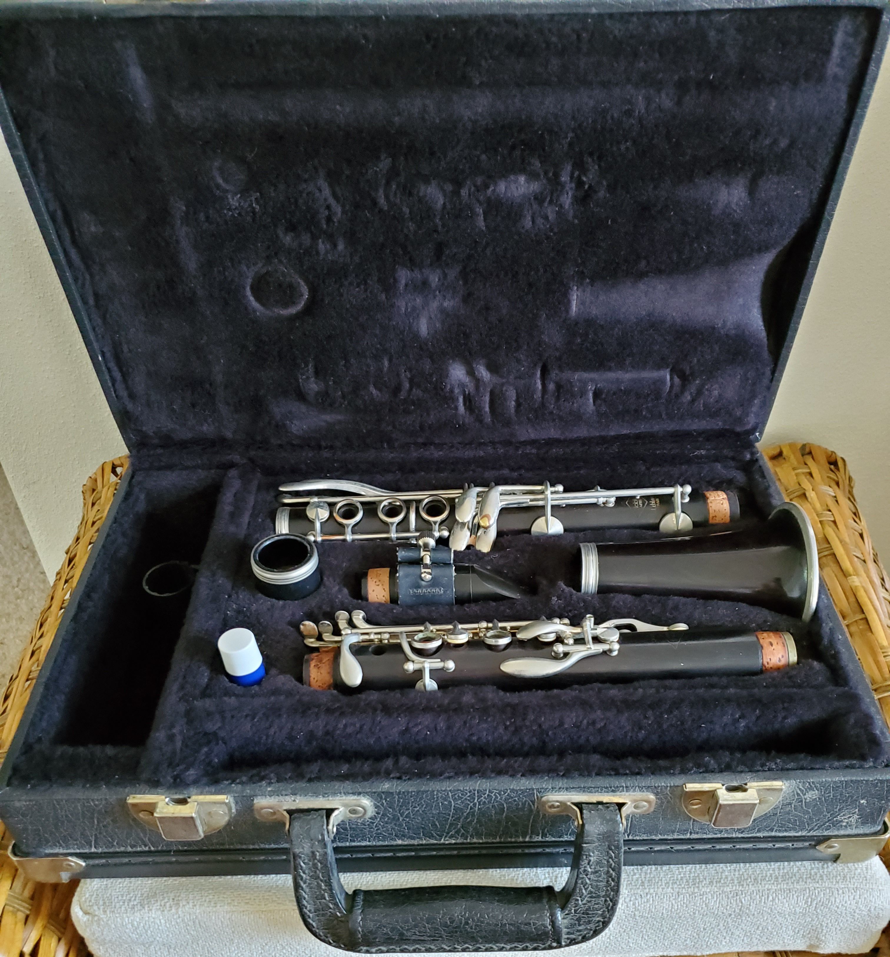 Le blanc Noblet 45 Grenadilla Wood Bb Clarinet