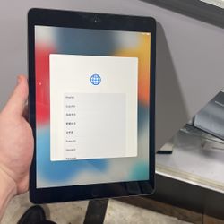 iPad 8th Generation 32GB Wifi Only Used 