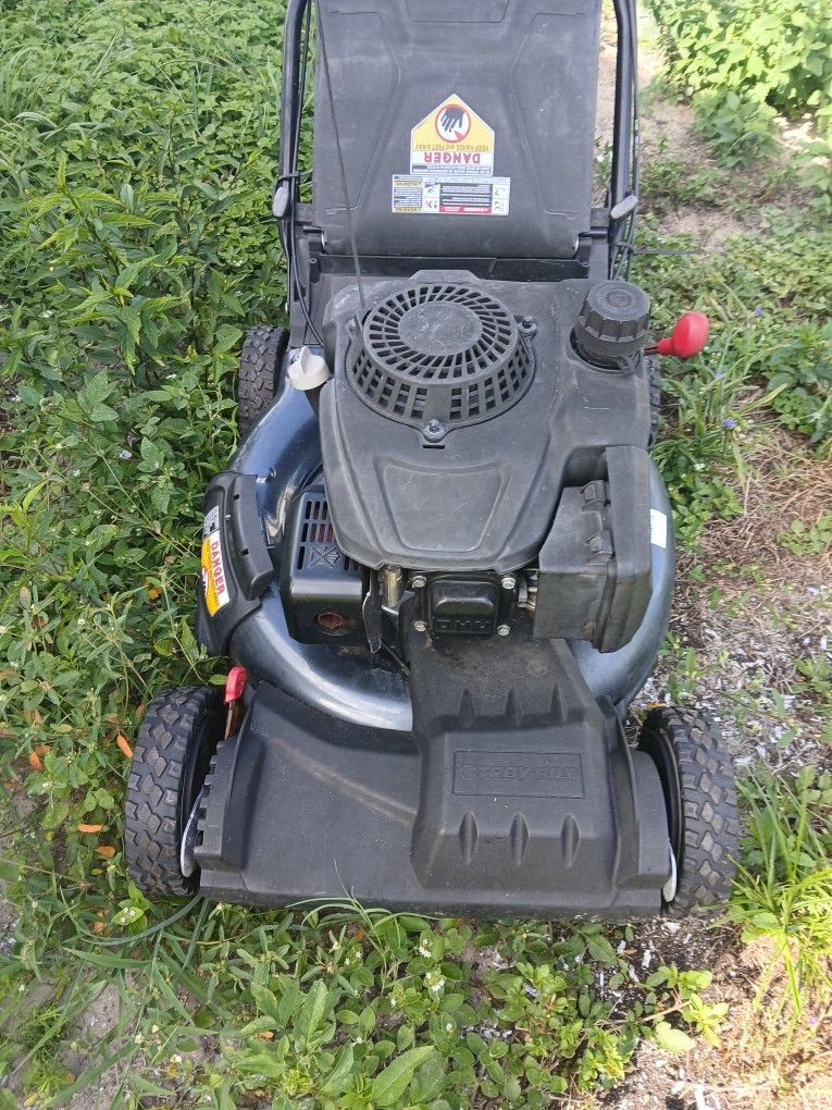 Troy Bilt XP 4x4 Self Propelled Mower Runs Great