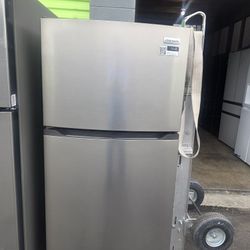 Frigidaire
Frigidaire - 13.9 Cu. Ft. Top-Freezer Refrigerator - Fingerprint-Resistant Stainless Steel Look