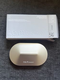 r.e.m. beauty Midnight Shadows Eyeshadow Palette – Smitten Kitten