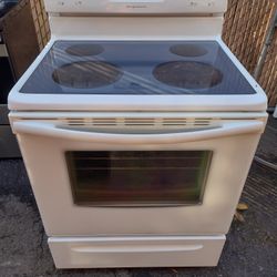 Frigidaire Electric Stove/Oven