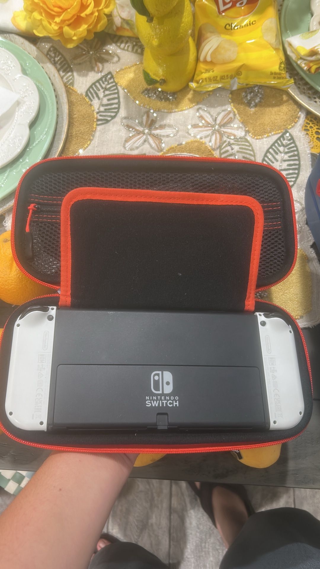 Nintendo Switch Oled Lookikg For trades For iPad Or Drones