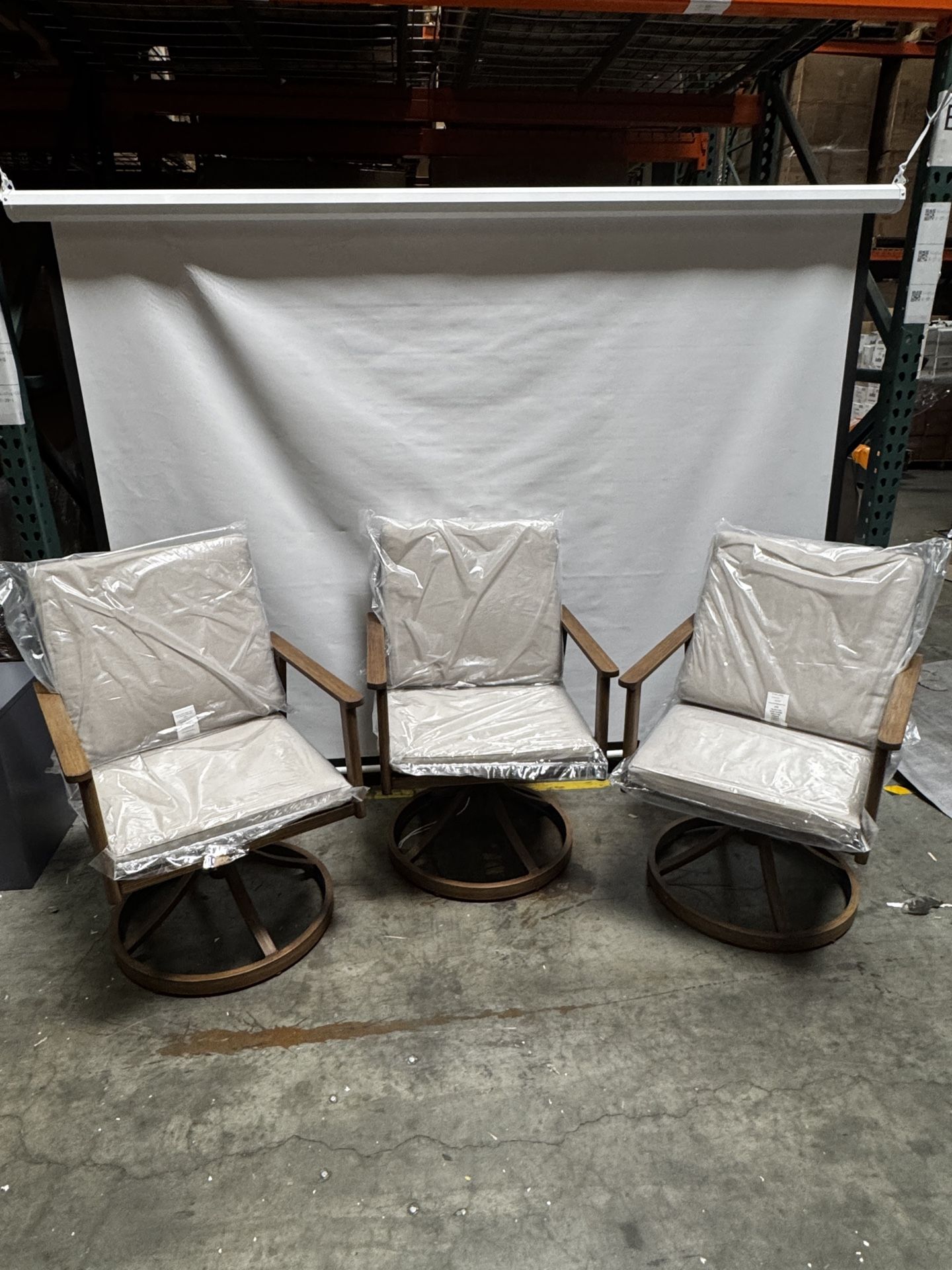 New Aluminum Patio Outdoor Swivel Dining Chair, $85.00 EACH