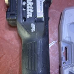 Makita 18 Volt Multi Tool With Bits 
