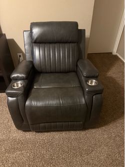Leather Rocker Recliner w/Cupholders
