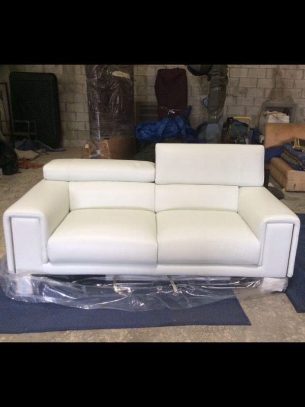 Natuzzi Italia Snow White 100 Leather Sofa With Flip Up Headrest Natuzzi Italia Snow White 100 Leather Sofa With Flip Up Headrest For In Dania Beach Fl Offerup