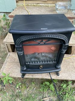 Comfort Zone CZFP4 1500-Watt Electric Fireplace Stove Heater with Realistic  3D Flame Effect, Black for Sale in Irving, TX - OfferUp
