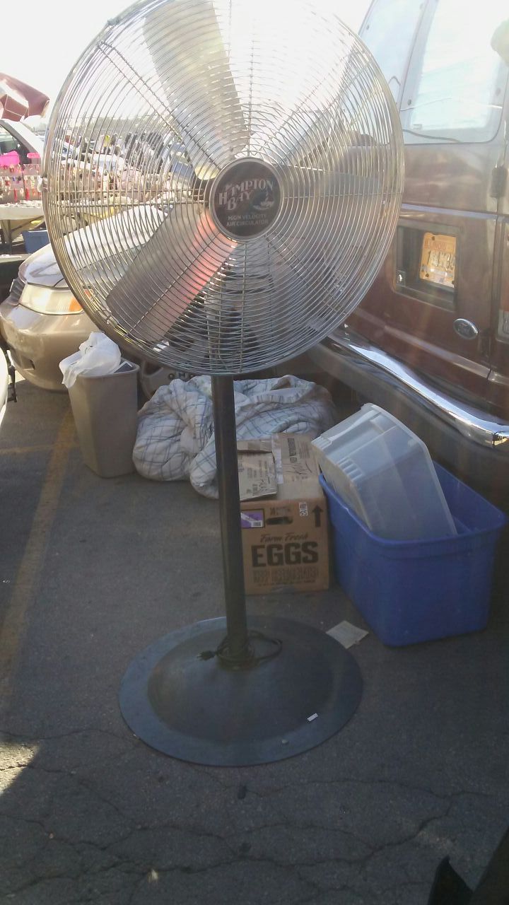 Hampton Bay high velocity air circulator model HBS 301 20 volt 60 HZ electric fan Industrial