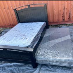 Black Solid Wood New Full Size Bed With Twin Trundle.  Both Mattress Included. 