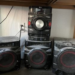 LG Speakers And Subwoofer