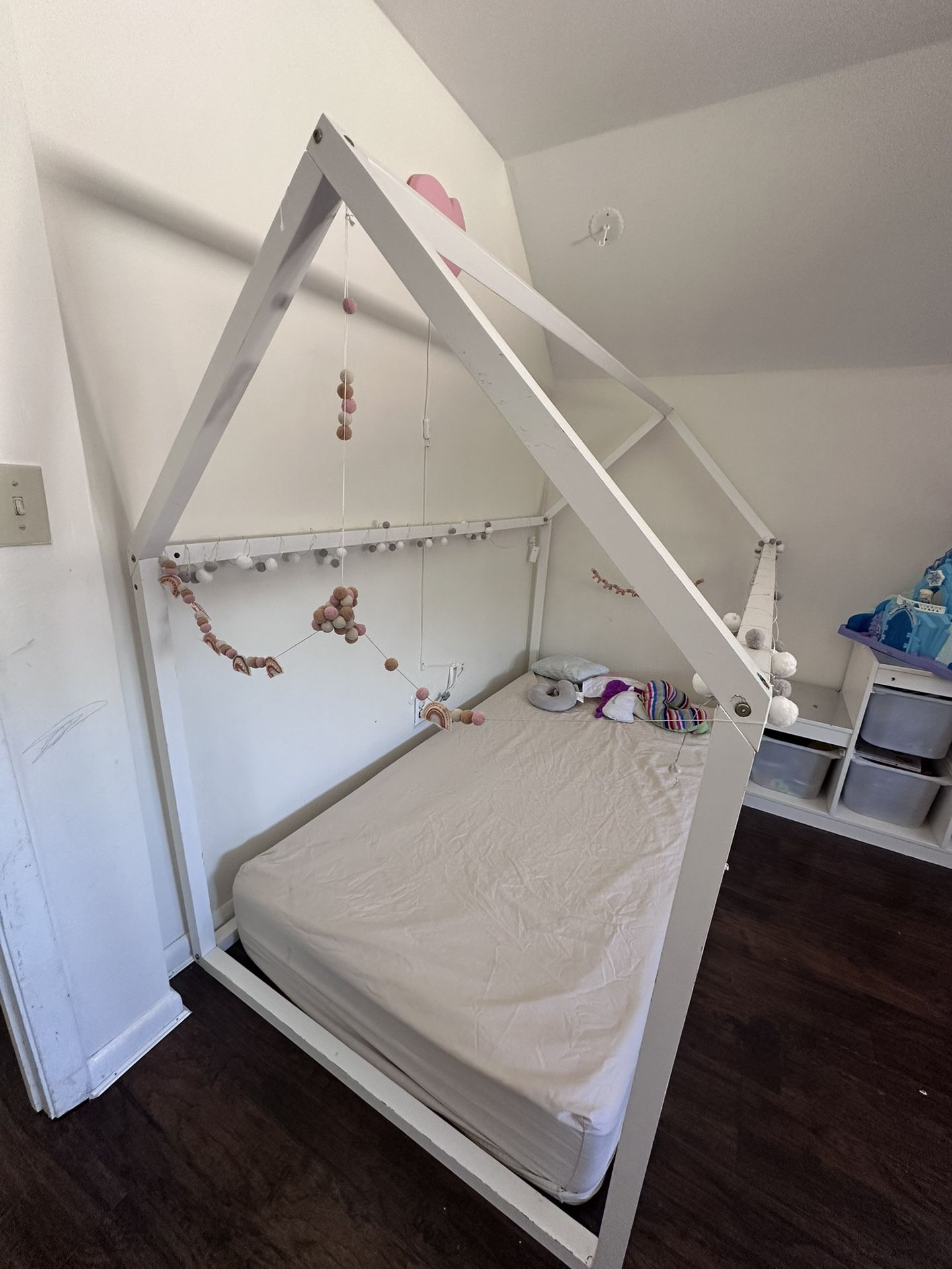 Twin Size House Bed Montessori 