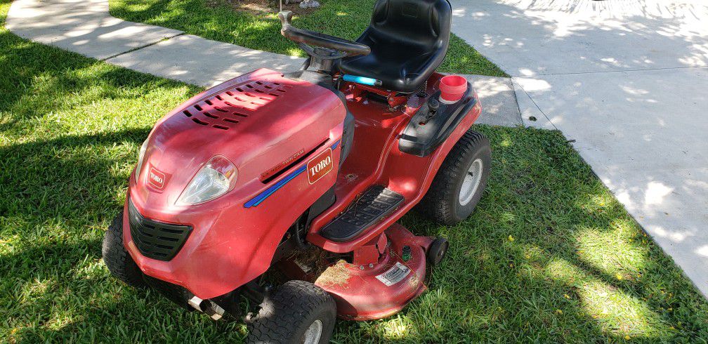  Toro Riding Mower 20 hp   Kohler Is hydro automatic 42 In Run's excellent 450
