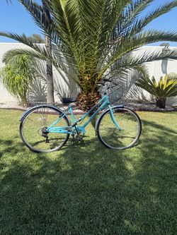 700c Schwinn Admiral Women's Hybrid Road Bike