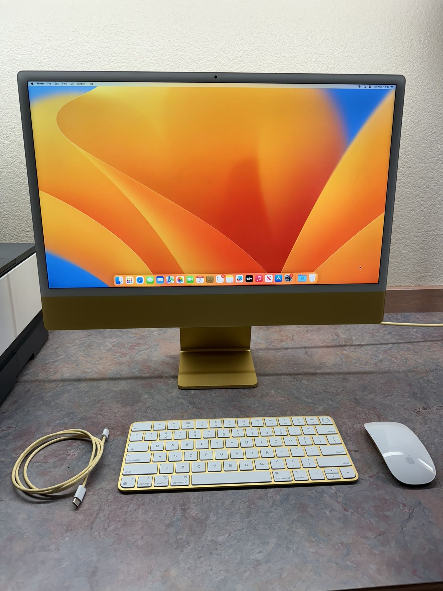 Apple iMac 24 in M1 - Yellow/Gold - 2020