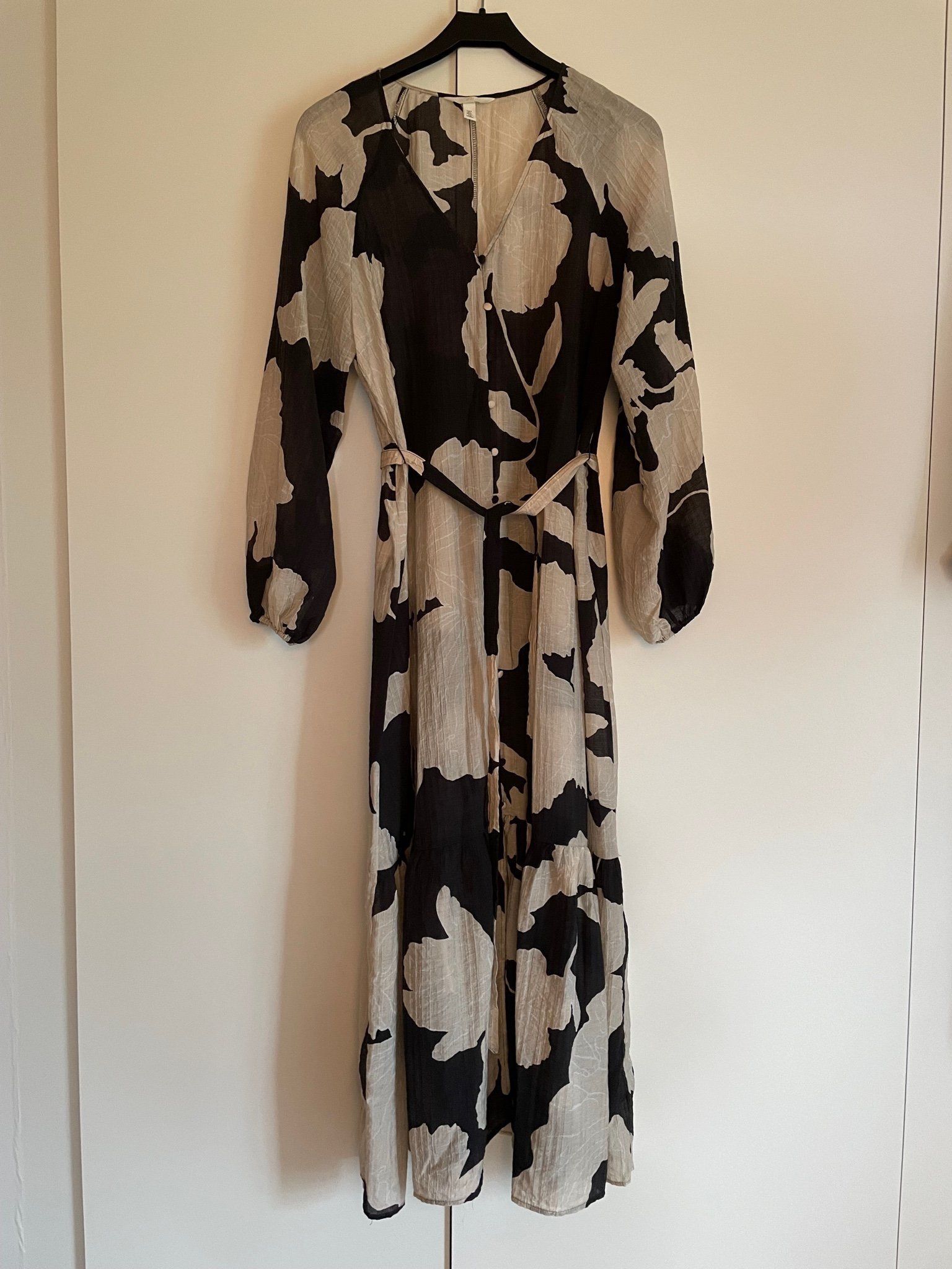 H&M Beige And Black Robe Dress Women