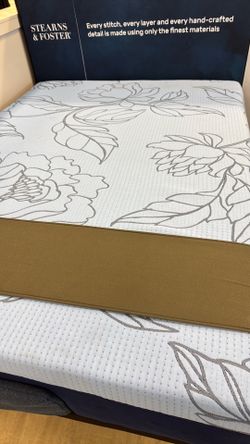 $499 queen mattress with free adjustable base