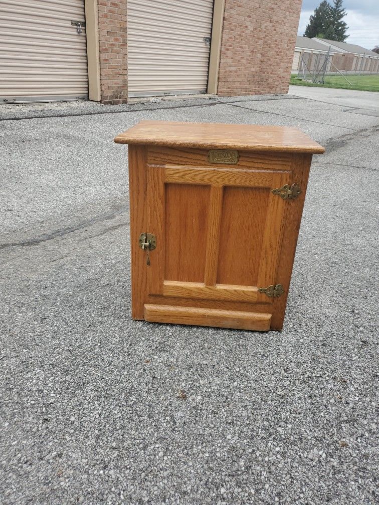 Small Cabinet/Side Table